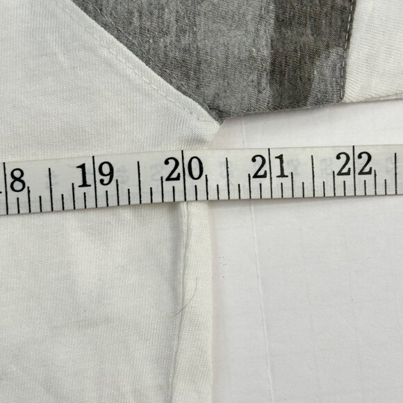 Three Square NWT University of Florida Gator Short Sleeve Camo TShirt Women's Sm - Picture 8 of 9